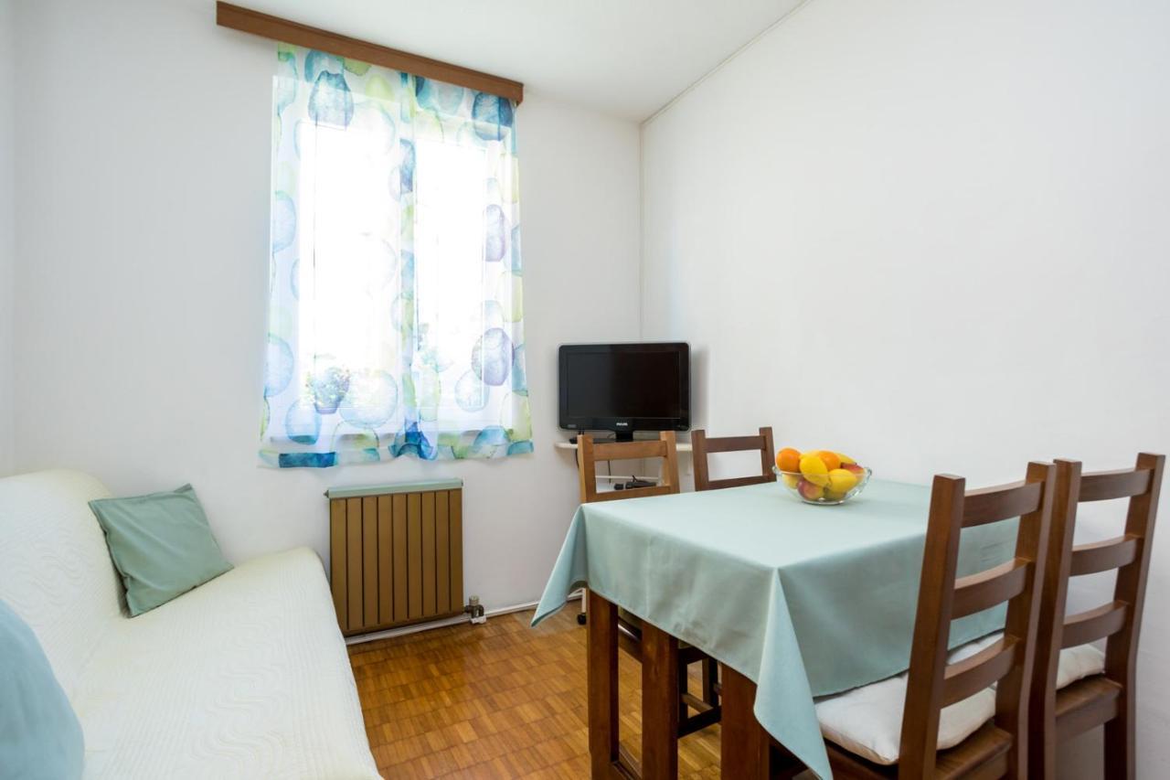 Apartment Jakovac By El-Pi Tours Nijvice Zewnętrze zdjęcie
