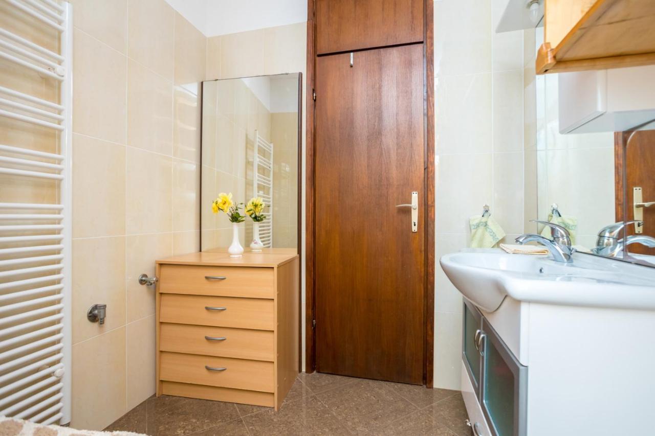 Apartment Jakovac By El-Pi Tours Nijvice Zewnętrze zdjęcie