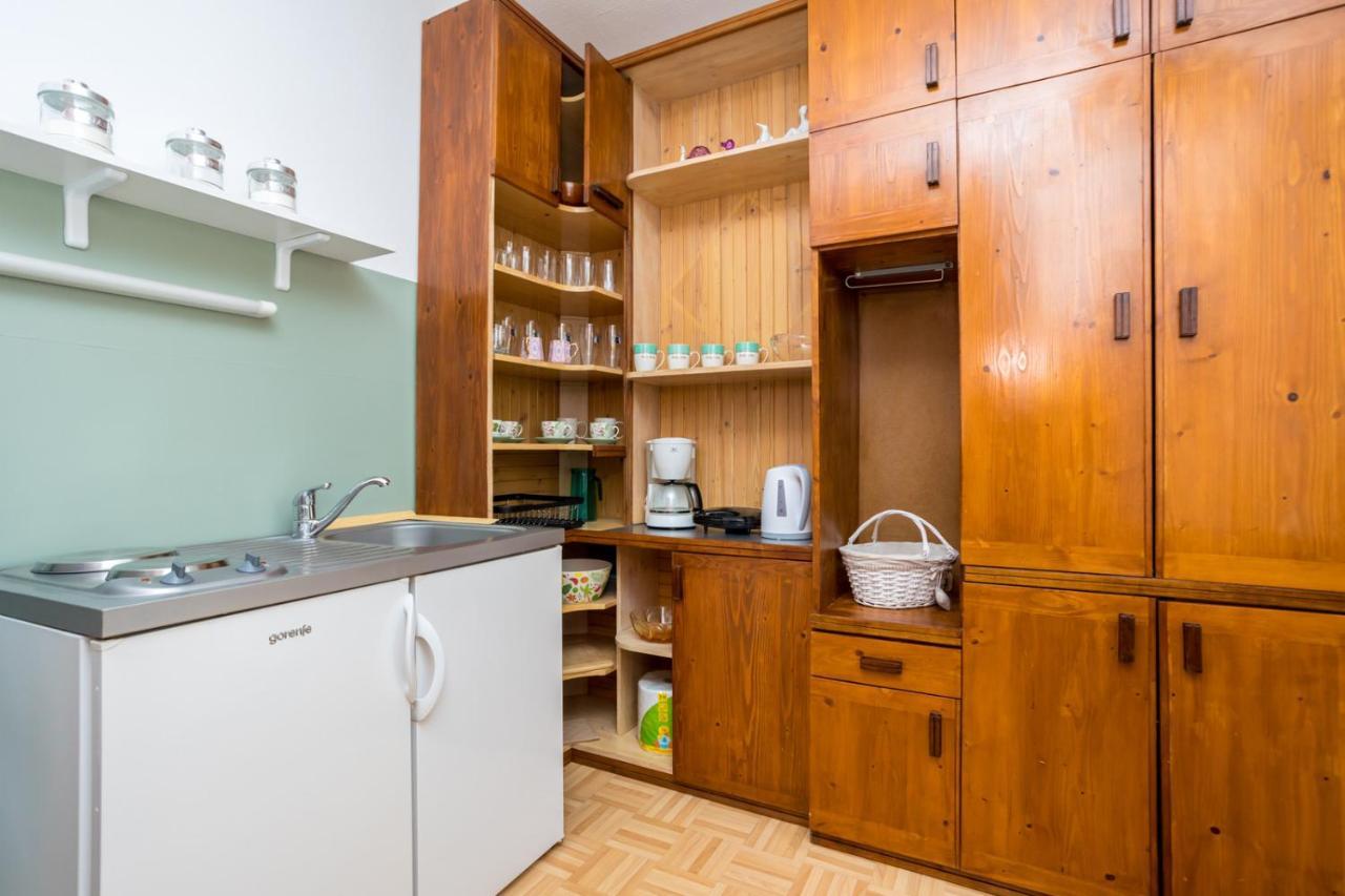 Apartment Jakovac By El-Pi Tours Nijvice Zewnętrze zdjęcie