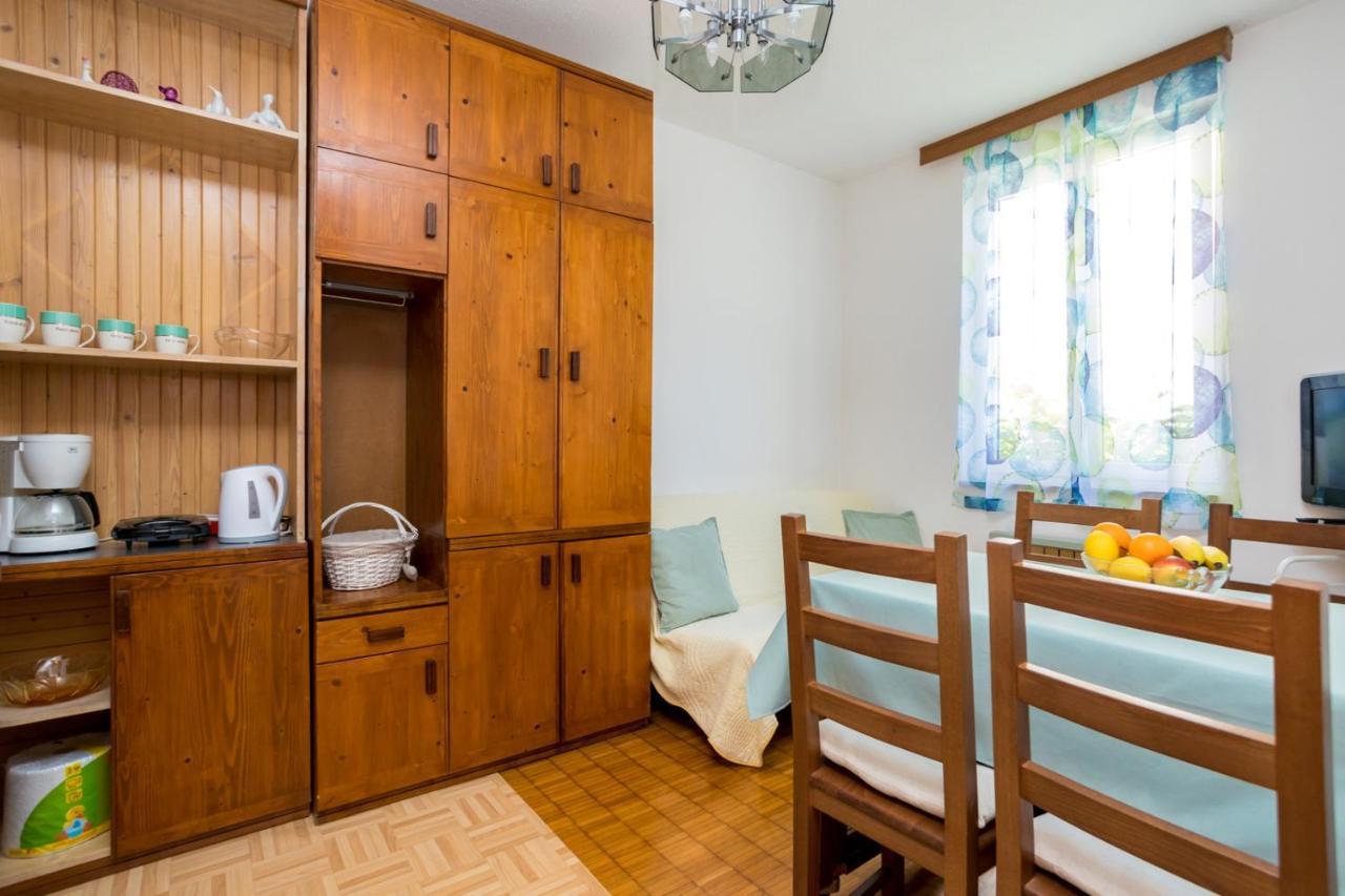 Apartment Jakovac By El-Pi Tours Nijvice Zewnętrze zdjęcie