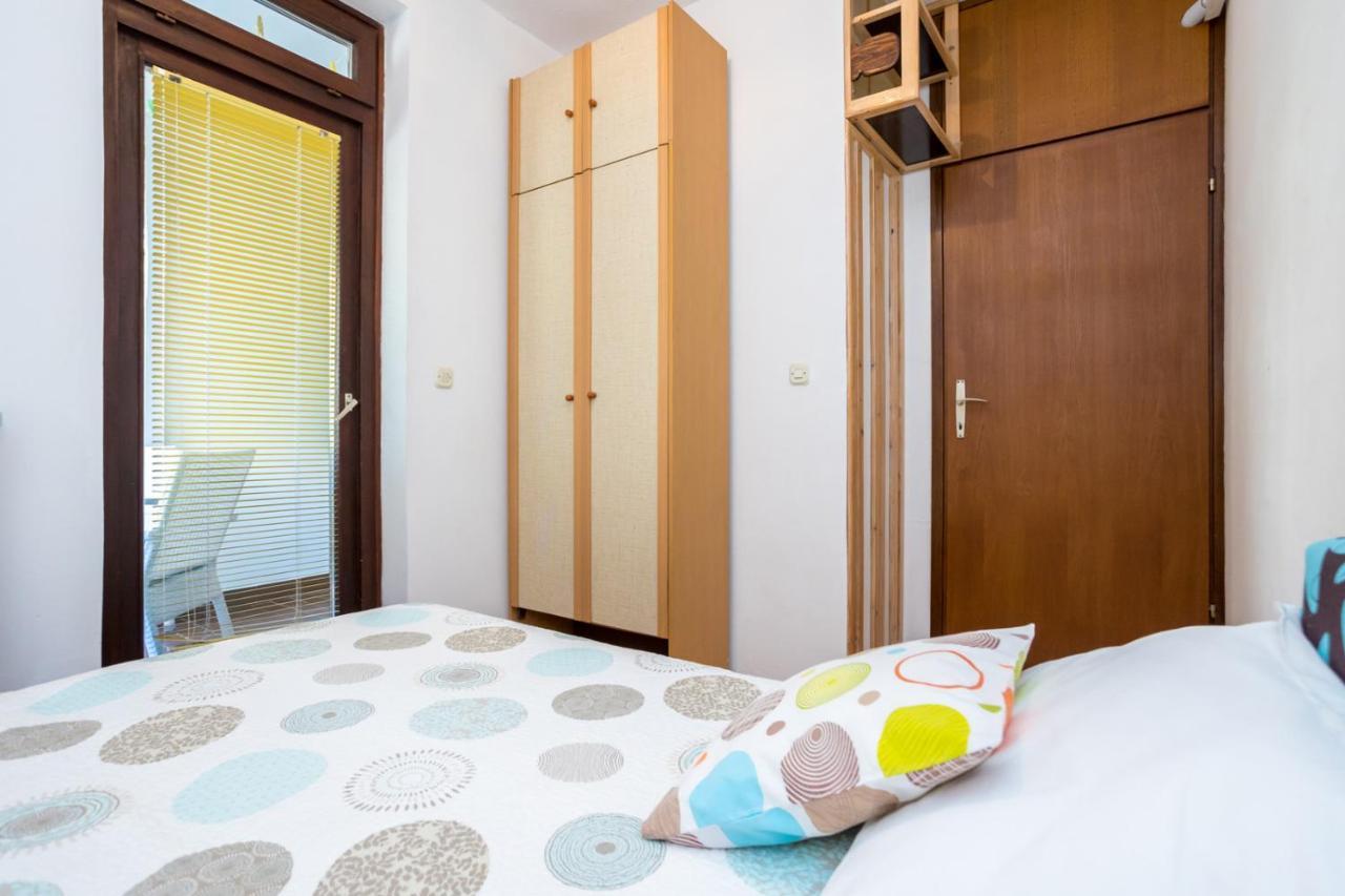 Apartment Jakovac By El-Pi Tours Nijvice Zewnętrze zdjęcie