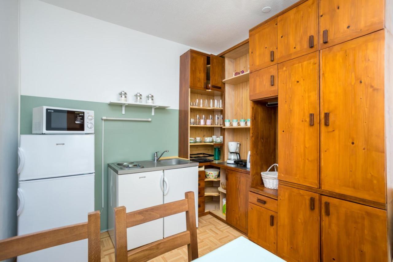 Apartment Jakovac By El-Pi Tours Nijvice Zewnętrze zdjęcie